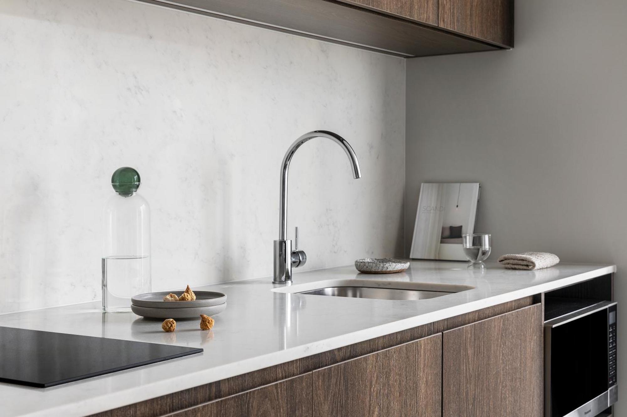 Апарт отель Oakwood Premier Мельбурн Экстерьер фото A kitchen faucet