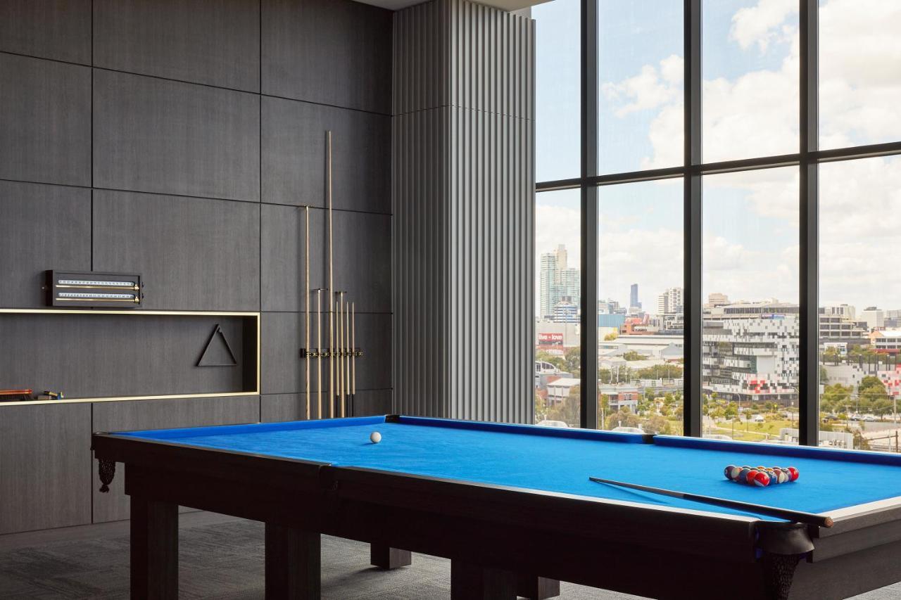 Апарт отель Oakwood Premier Мельбурн Экстерьер фото A pool table